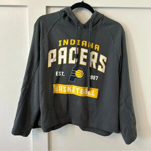 Sportiqe Women’s Grey Indiana Pacers Cropped Pullover Hoodie Size M